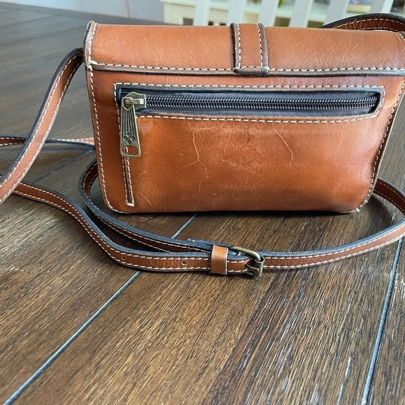 Patricia Nash cross body bag - Picture 2 of 14